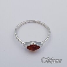 Sidabrinis žiedas su gintaru Z603; 17 mm