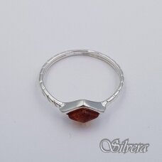 Sidabrinis žiedas su gintaru Z603; 18 mm