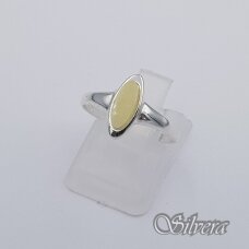 Sidabrinis žiedas su gintaru Z605; 16,5 mm