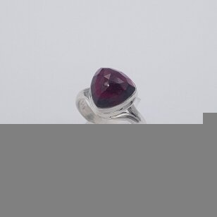 Sudraba gredzens ar granātu Z0092; 17,5 mm