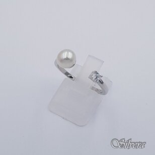Sudraba gredzens ar kultivētu pērli un cirkonu Z622; 18,5 mm